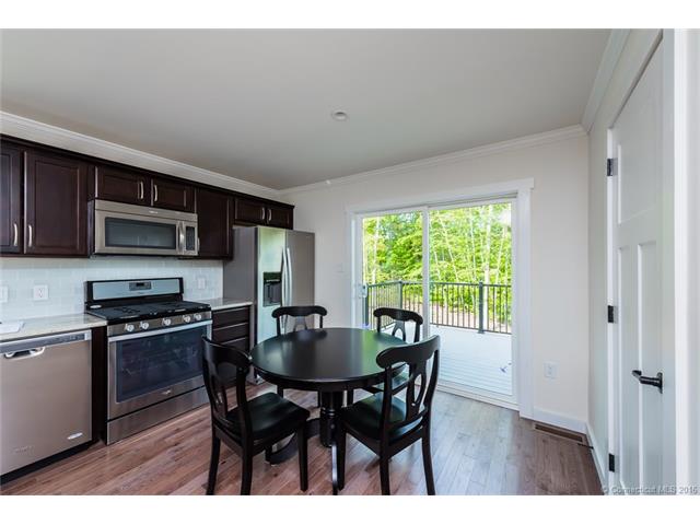 206 East High St, E Hampton, CT 06424