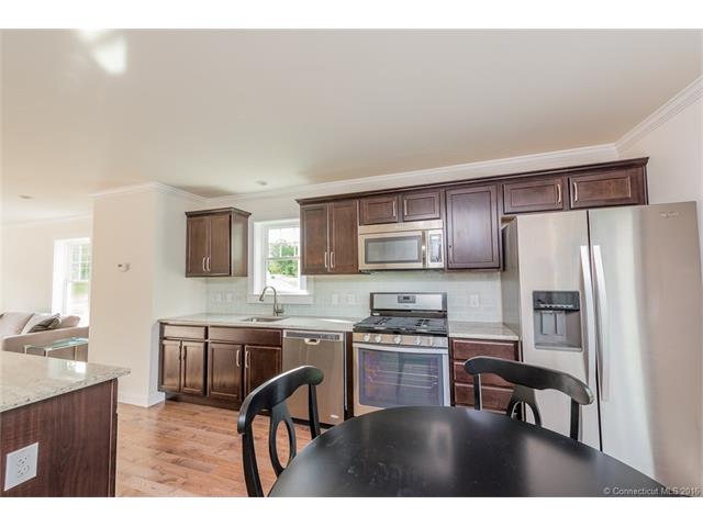 206 East High St, E Hampton, CT 06424