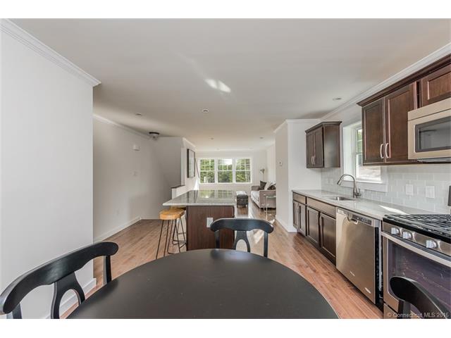206 East High St, E Hampton, CT 06424