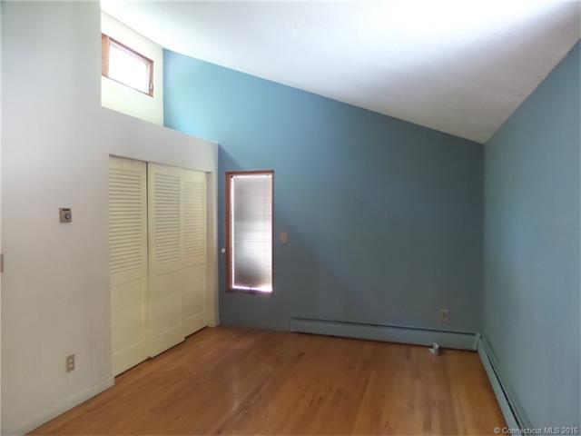 110 Hog Hill Rd, E Hampton, CT 06424