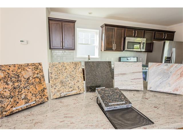 206 East High St, E Hampton, CT 06424