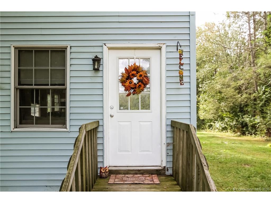 73 Chestnut Hill Rd, E Hampton, CT 06424