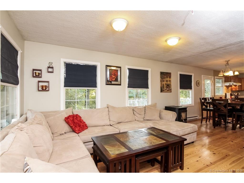 73 Chestnut Hill Rd, E Hampton, CT 06424
