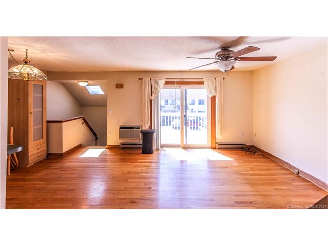 85 N Main St, E Hampton, CT 06424