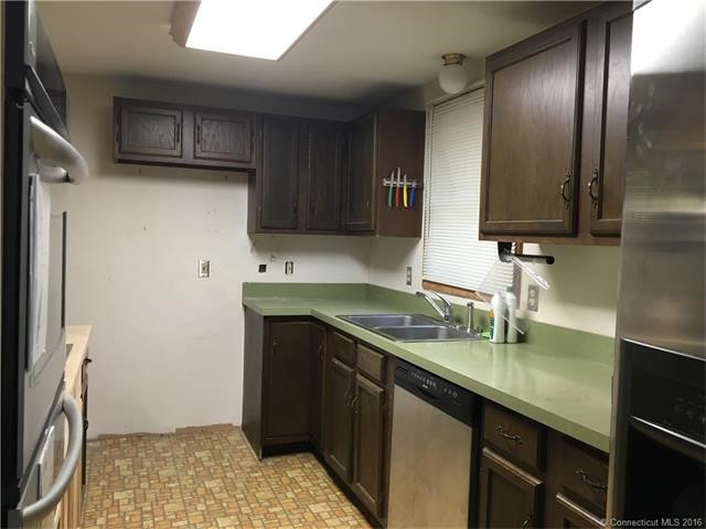 36Country Ln, E Hampton, CT 06424