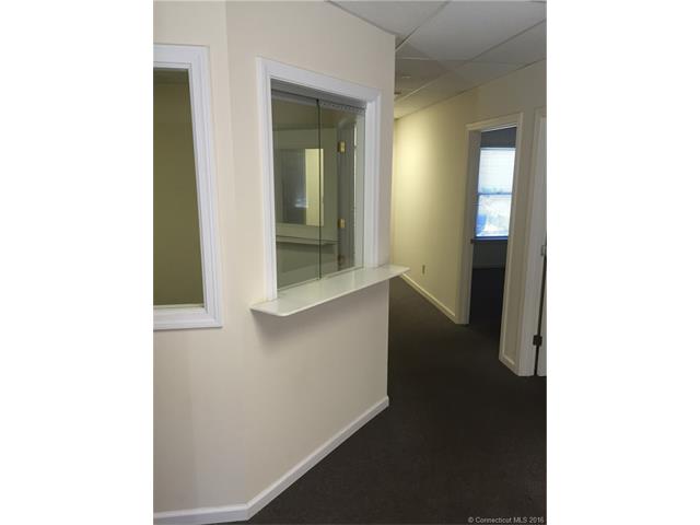 26 Long Hill Rd, Guilford, CT 06437