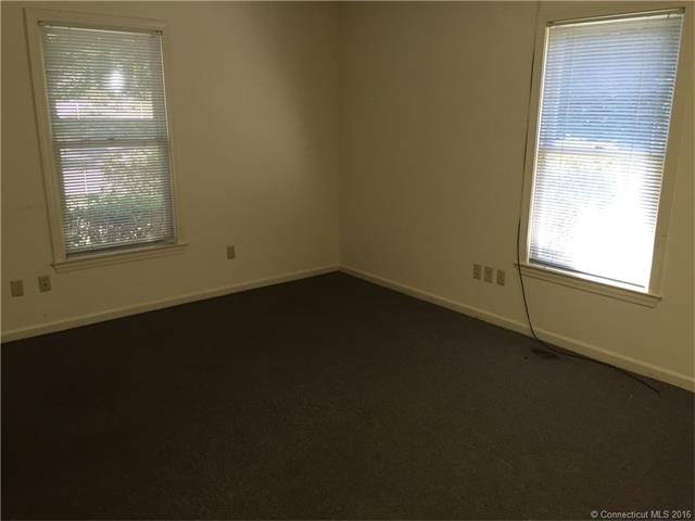 26 Long Hill Rd, Guilford, CT 06437