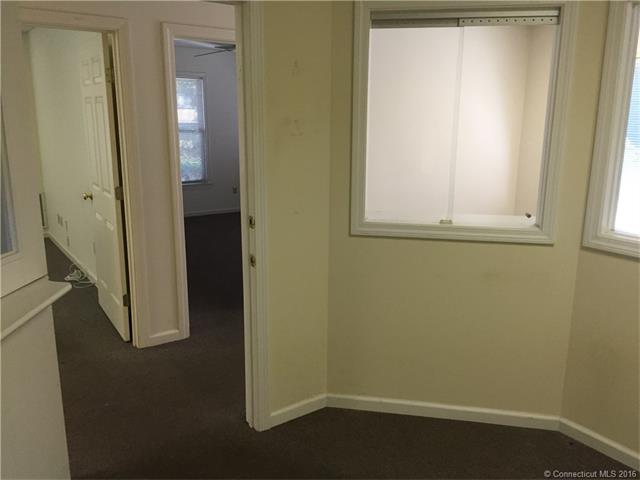 26 Long Hill Rd, Guilford, CT 06437