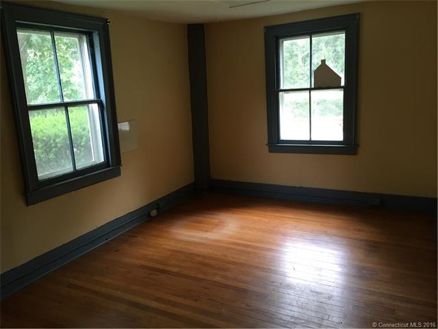 26 Long Hill Rd, Guilford, CT 06437