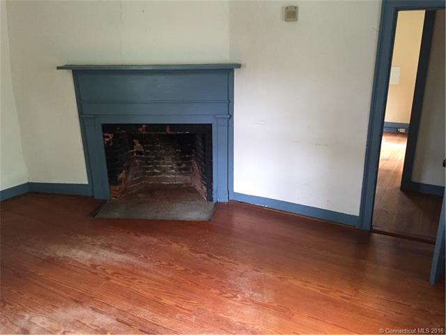 26 Long Hill Rd, Guilford, CT 06437