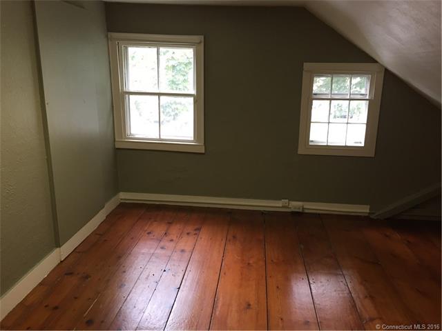 26 Long Hill Rd, Guilford, CT 06437