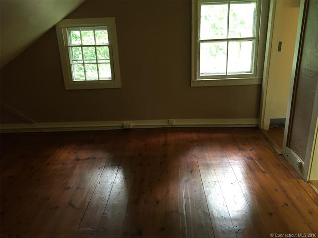 26 Long Hill Rd, Guilford, CT 06437