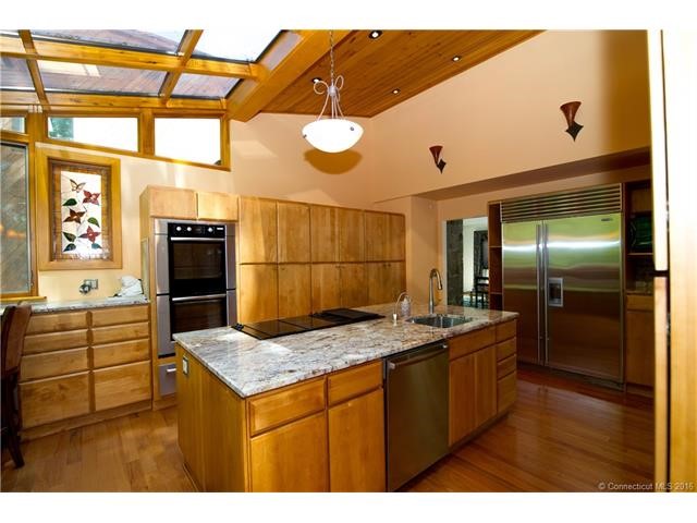 460White Birch Dr, Guilford, CT 06437