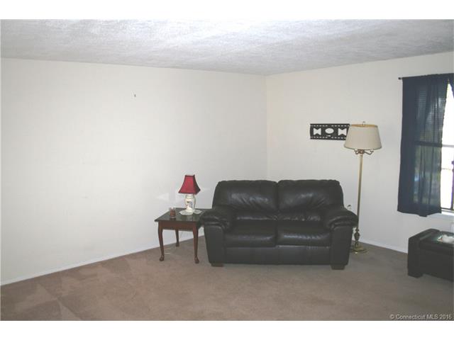 48 Quidnet Ct, Guilford, CT 06437