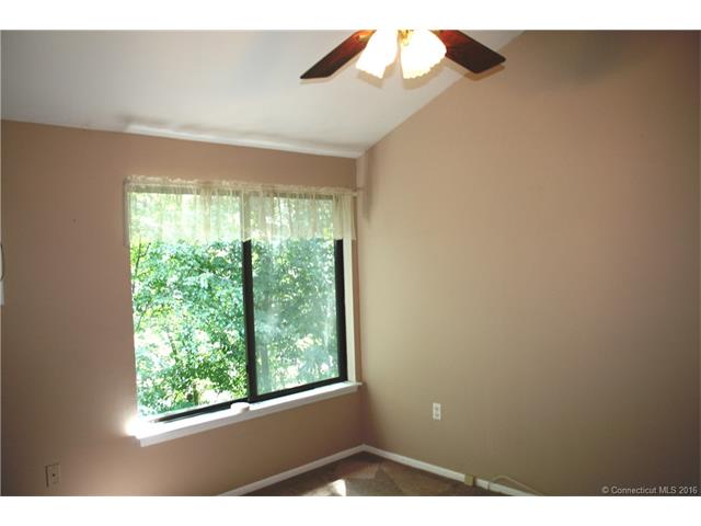 48 Quidnet Ct, Guilford, CT 06437