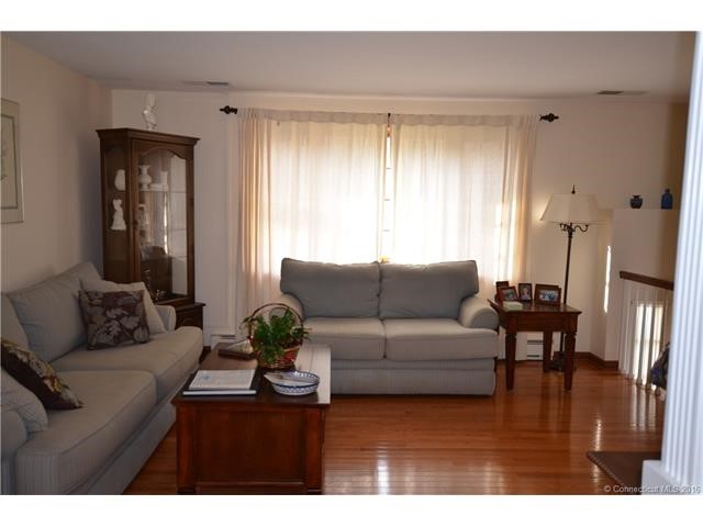 21Pierce Ln, Madison, CT 06443