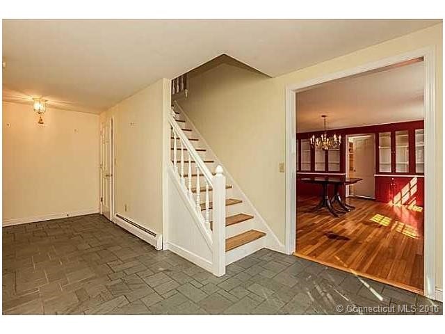 16Forest Hills Dr, Madison, CT 06443