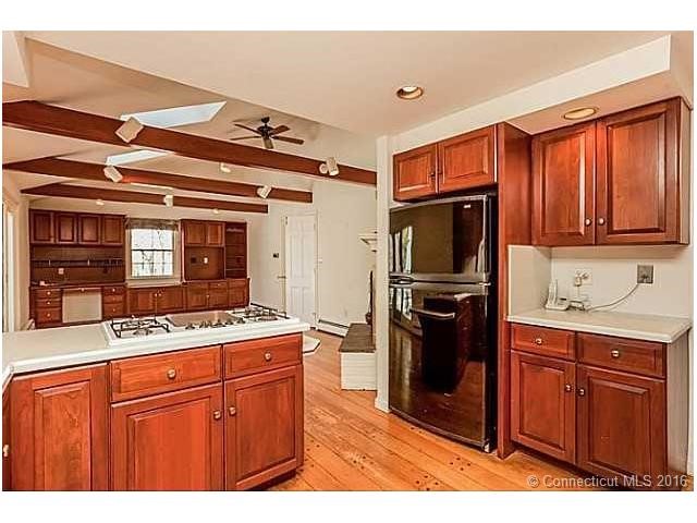 16Forest Hills Dr, Madison, CT 06443