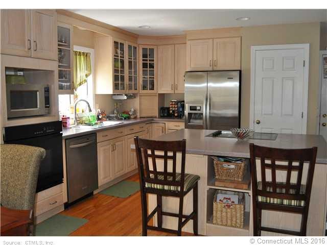 44Buttonball Ln, Madison, CT 06443