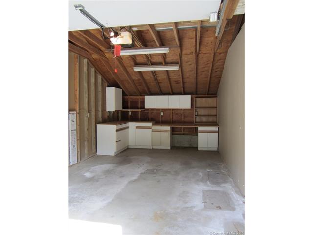2 Mohawk Trail, Marlborough, CT 06447