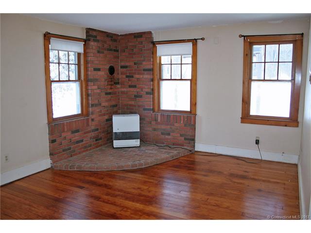 29 Lafayette Rd, Marlborough, CT 06447