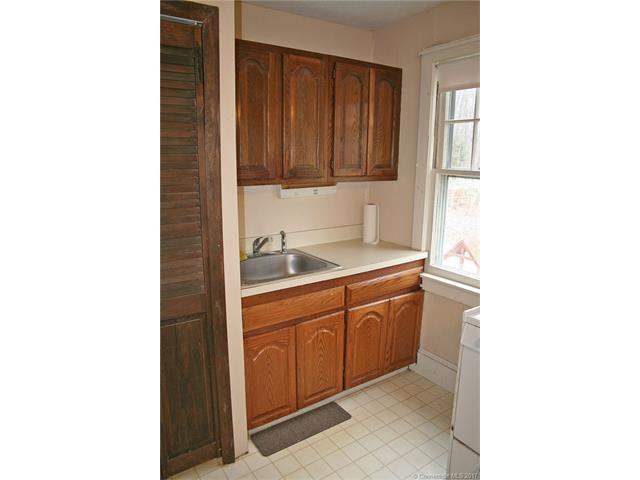 29 Lafayette Rd, Marlborough, CT 06447