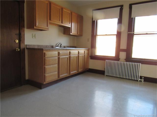 46 Park Ave, Meriden, CT 06450
