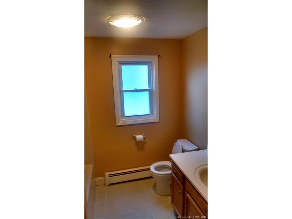 101 Heather Hts, Meriden, CT 06450