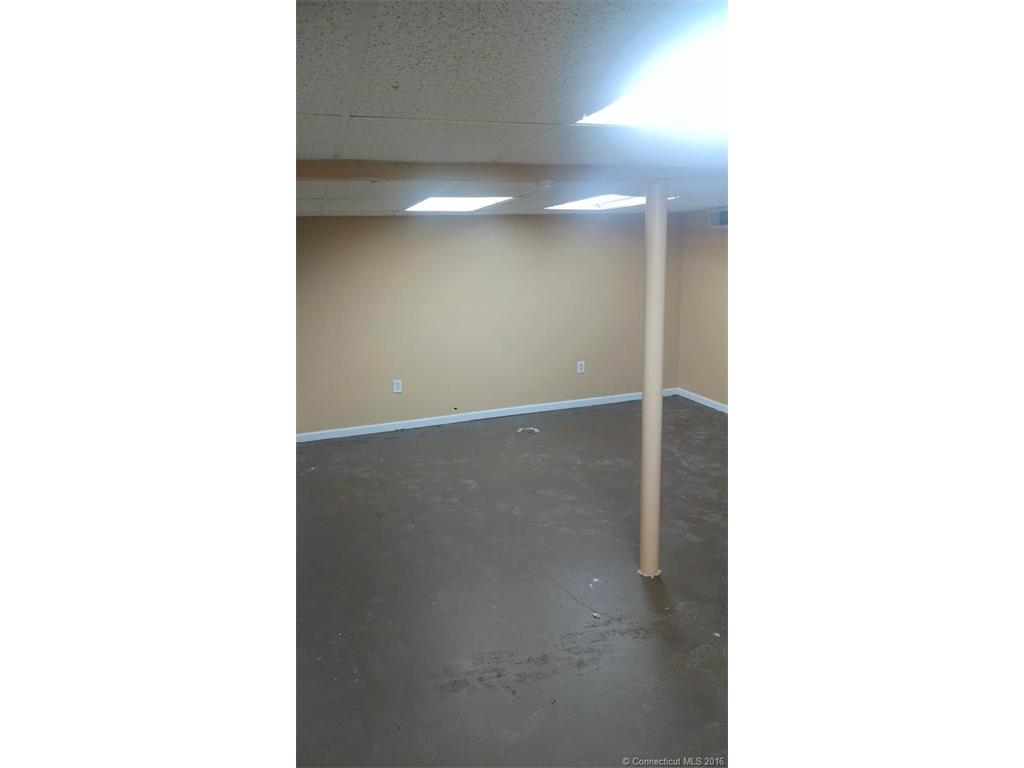 101 Heather Hts, Meriden, CT 06450