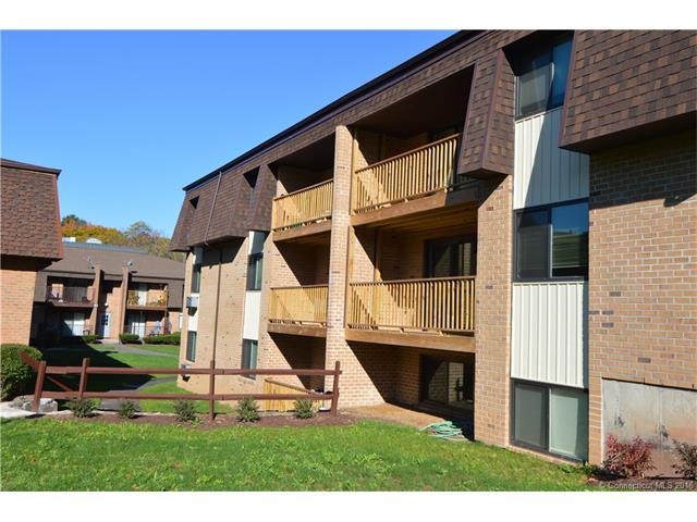 525 Crown St, Meriden, CT 06450