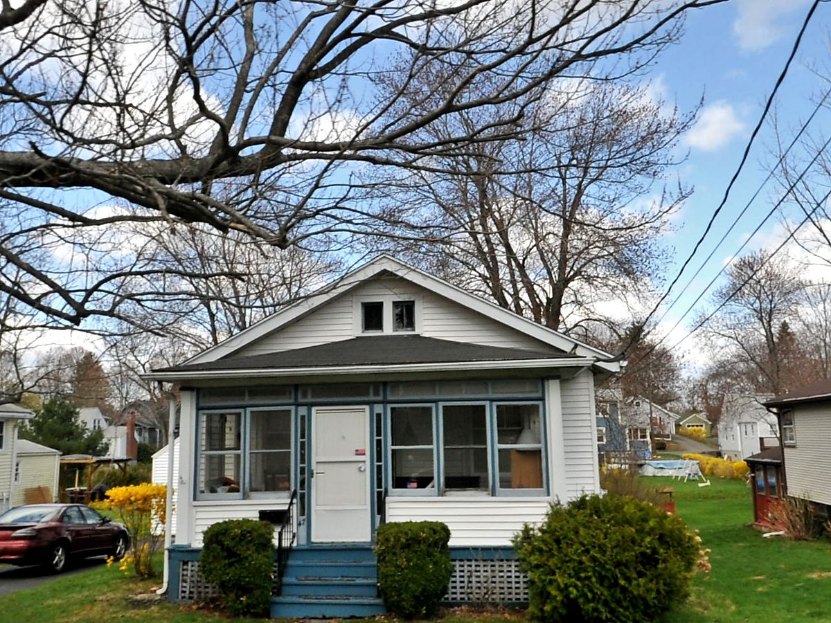 47 Plumb Ave, Meriden, CT 06450