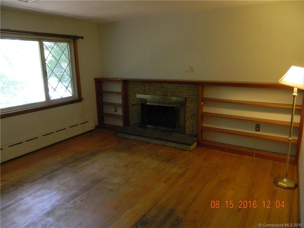 147 Amity St, Meriden, CT 06450