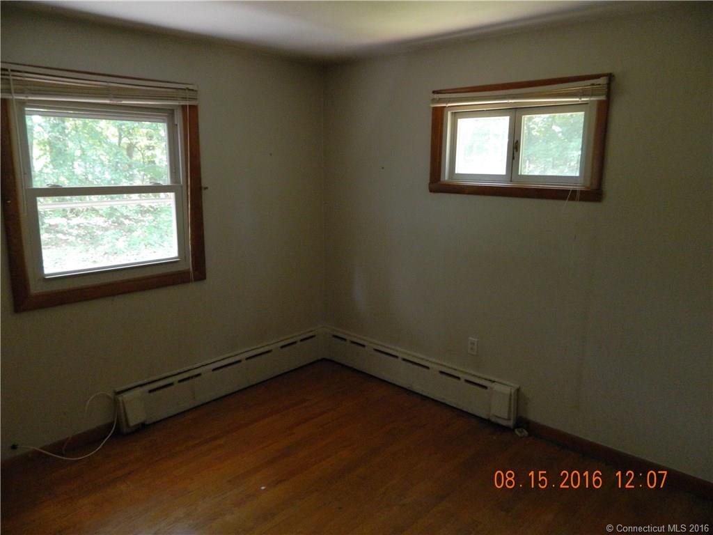 147 Amity St, Meriden, CT 06450