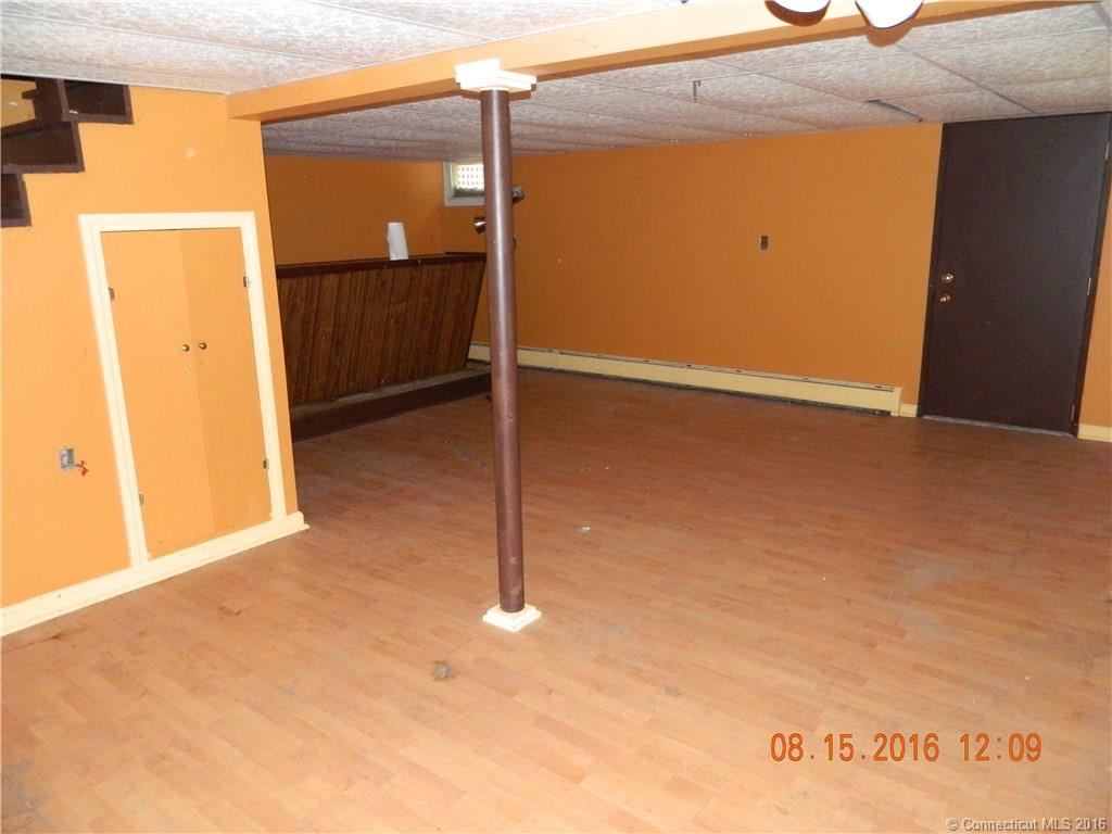 147 Amity St, Meriden, CT 06450
