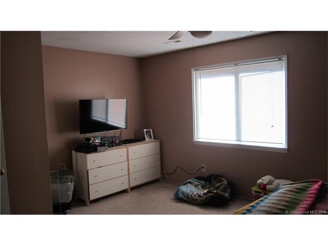 226 Sterling Village , Meriden, CT 06450
