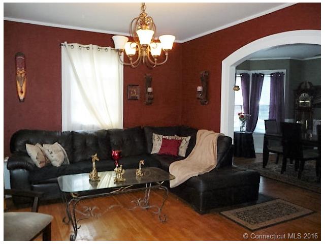 21 Hinman St, Meriden, CT 06450
