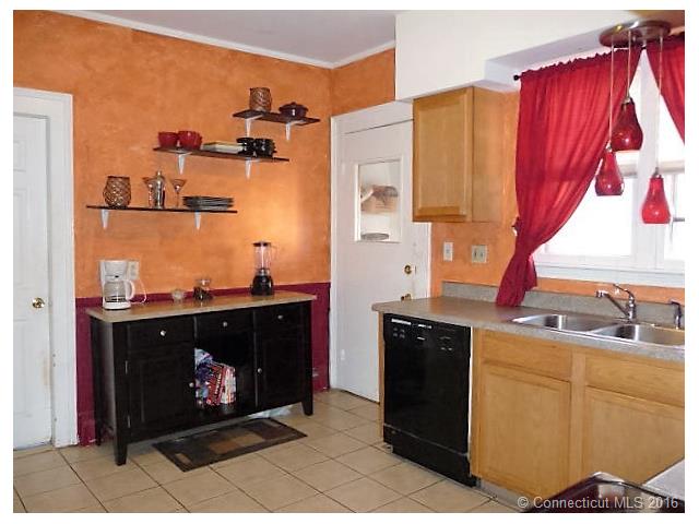 21 Hinman St, Meriden, CT 06450