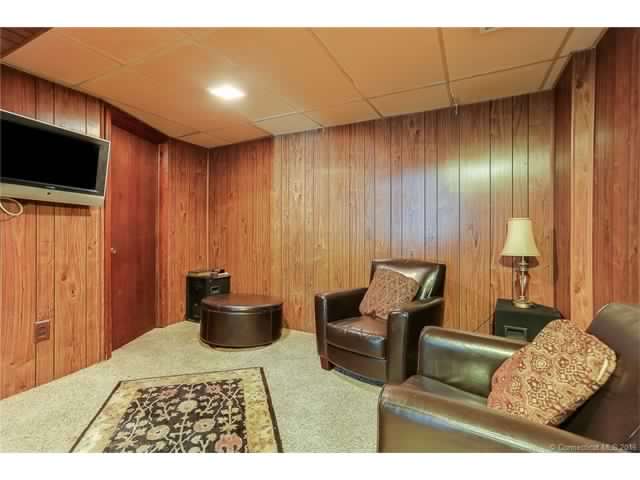 217 Natchaug Dr, Meriden, CT 06450