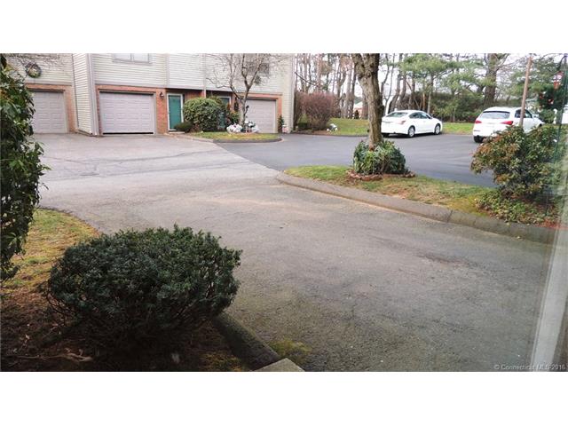 93 Metacomet Dr, Meriden, CT 06450