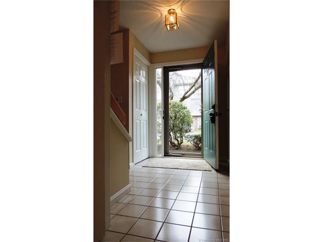 93 Metacomet Dr, Meriden, CT 06450