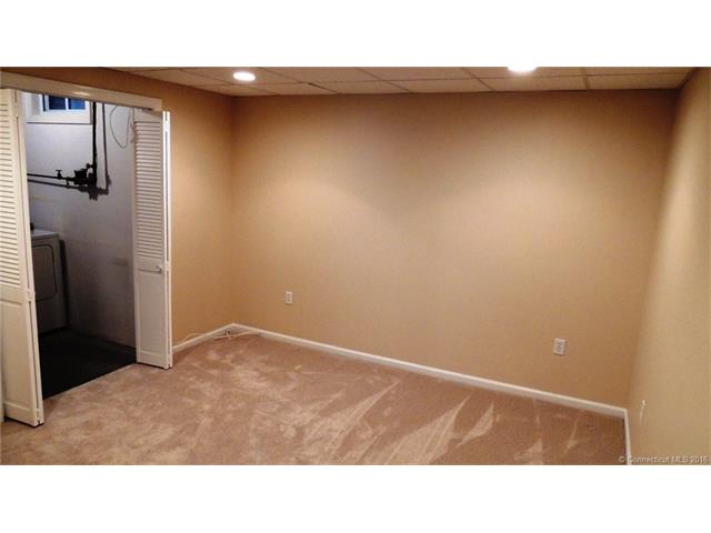 93 Metacomet Dr, Meriden, CT 06450