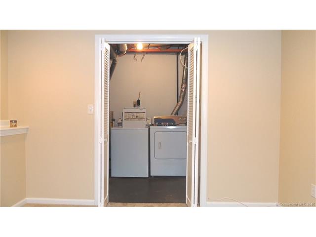 93 Metacomet Dr, Meriden, CT 06450