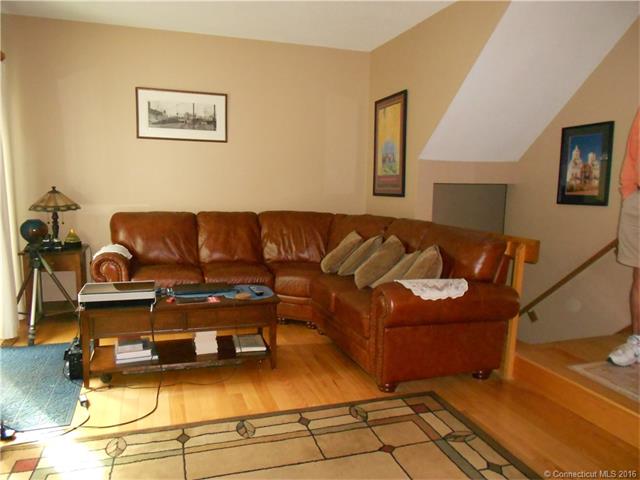 882 North Colony Rd, Meriden, CT 06450