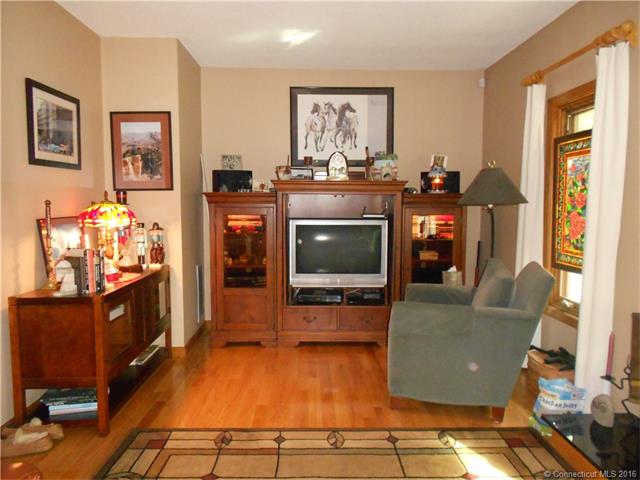 882 North Colony Rd, Meriden, CT 06450