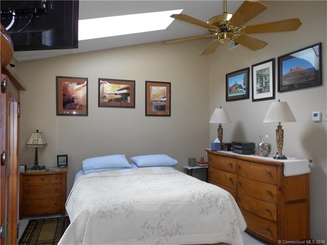 882 North Colony Rd, Meriden, CT 06450
