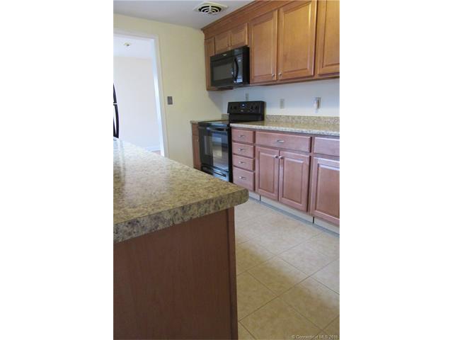 1319 N Broad St, Meriden, CT 06450