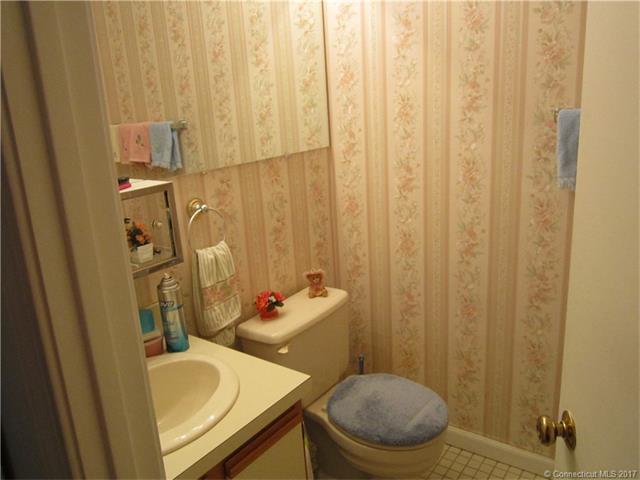 212 Broad St, Meriden, CT 06450