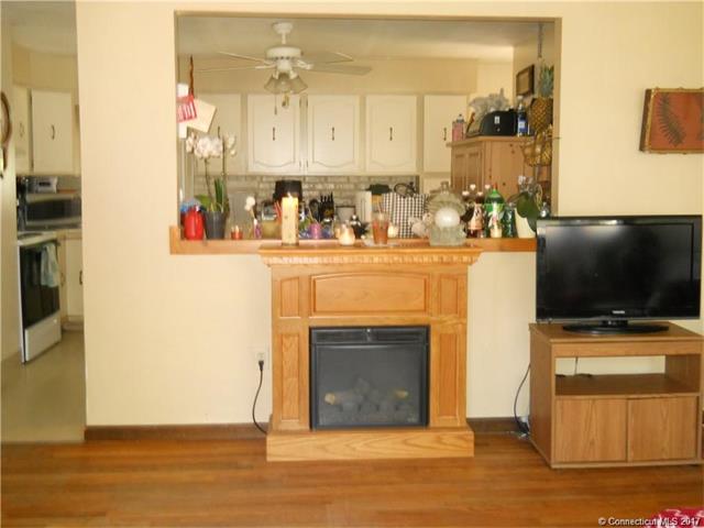 33 Davis St, Meriden, CT 06450