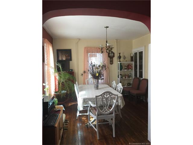 14 Center St, Meriden, CT 06450