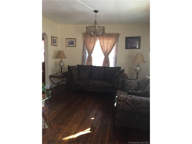 14 Center St, Meriden, CT 06450